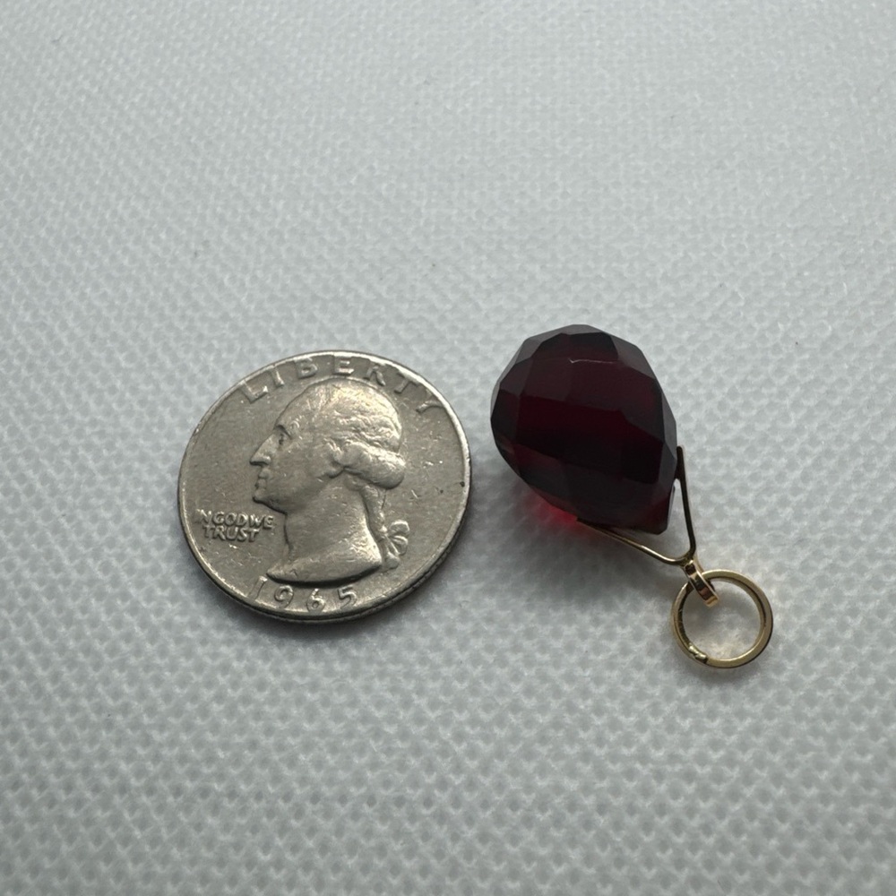 18K Yellow Gold Pendant/charm with Faceted Red Glass Teardrop, Birthstone, 750 - Picture 10 of 16